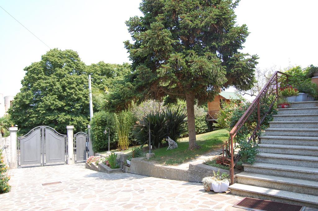 B&B Villa Francesca Soverato Marina Exterior foto