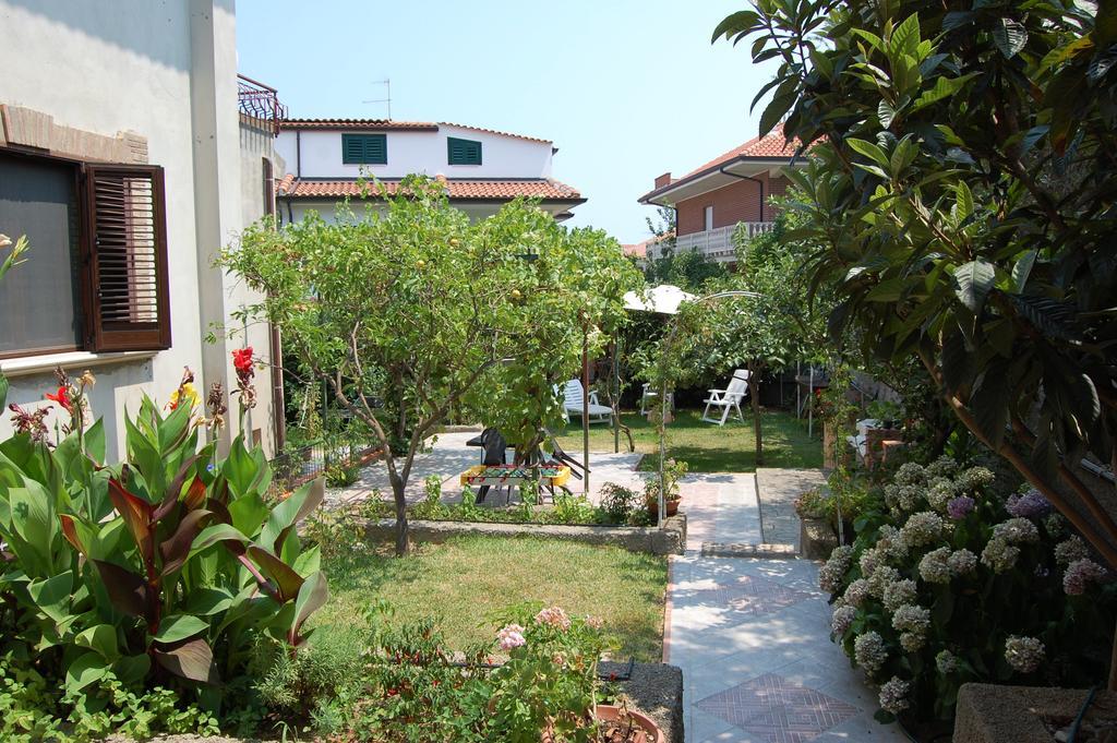 B&B Villa Francesca Soverato Marina Exterior foto