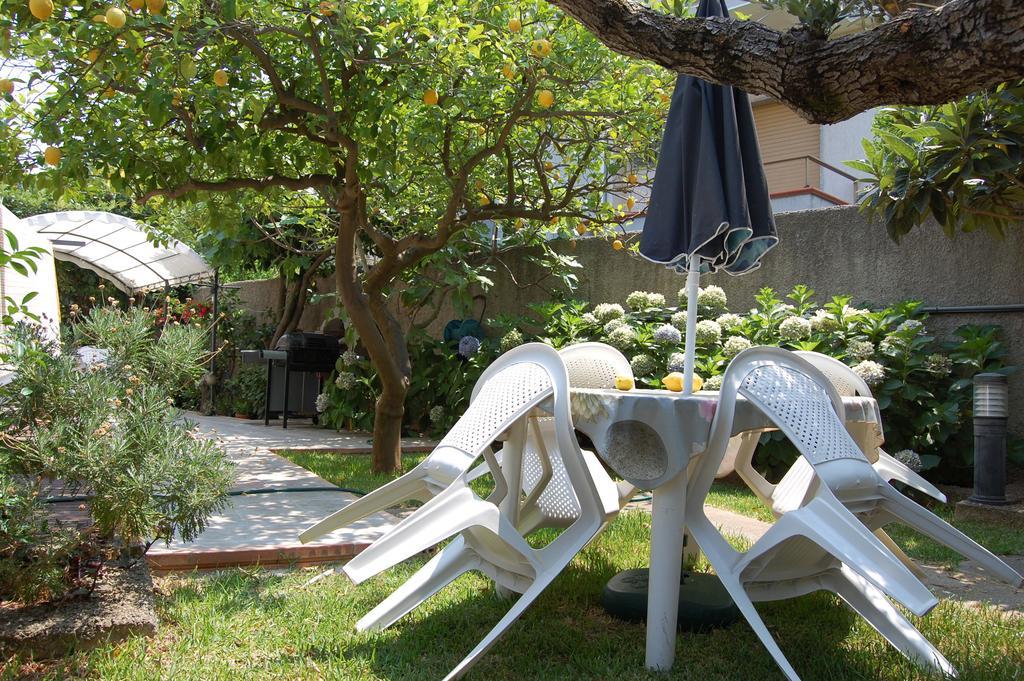 B&B Villa Francesca Soverato Marina Exterior foto