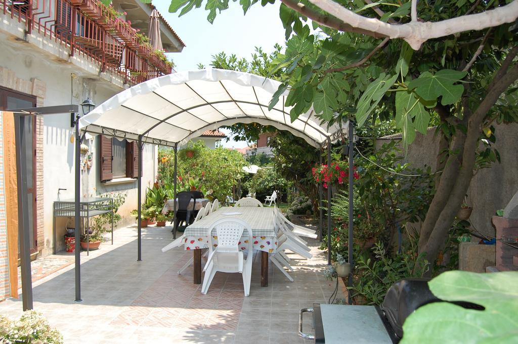 B&B Villa Francesca Soverato Marina Exterior foto